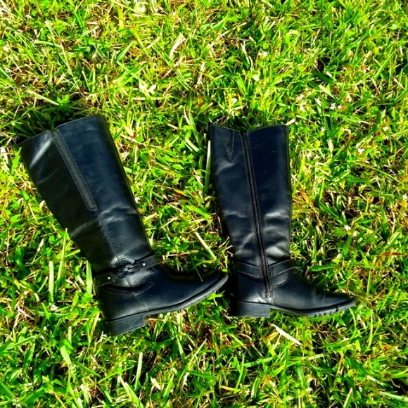 Clark's Leather Boots - Picture 2 of 12